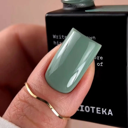 BIBLIOTEKA Lac de unghii gel №012 Sky 10ml - Culoare albastru delicat