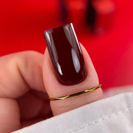 BIBLIOTEKA Lac de unghii gel №047 Oxblood 10ml - Culoare burgundy roșu închis profund