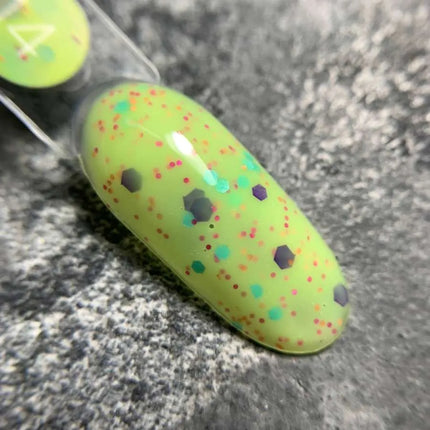 Luna Tutti Frutti Base №14 Chartreuse cu fulgi decorativi colorați 13ml