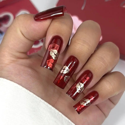 Luna Lac de Unghii Gel №261 Kiss Roșu Închis 8ml