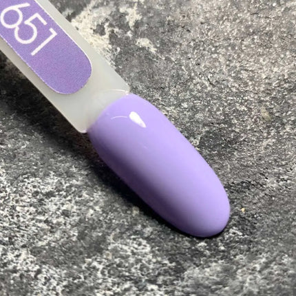 Ojă semipermanentă MOON №651 Lila intens 8ml
