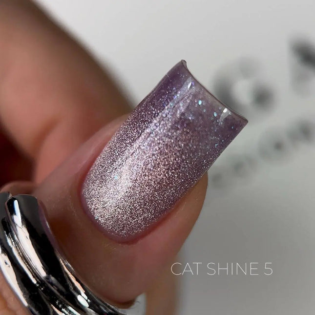 Saga Cat Eye Shine №05 Lilac with blue glitter 9ml