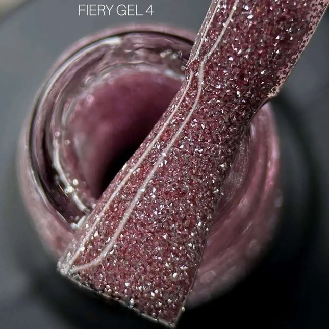 Saga Fiery Gel Polish №04 Maro trandafiriu 10ml