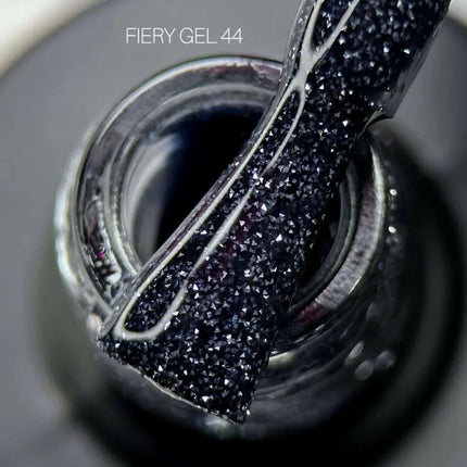 Saga Fiery гель-лак №44 Black с синим подтоном 9ml