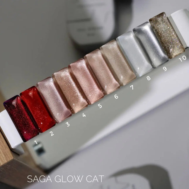 Saga Cat Eye Glow №2 Roșu Catifelat 10ml